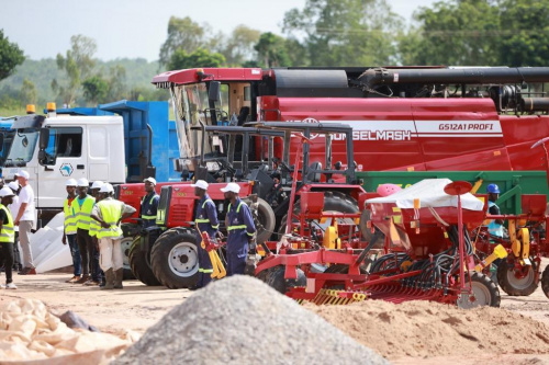 Lire la suite à propos de l’article A Kara, la construction des centres de mécanisation agricole démarre