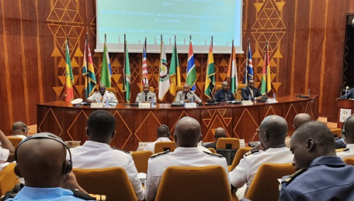 Lire la suite à propos de l’article Sécurité maritime : les chefs d’état-major de la marine de la Cedeao en réunion à Lomé